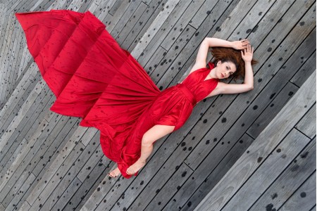 "New York’ta Büyülü Bir An: Uçuşan Elbisenizle Rüya Gibi Fotoğraflar!"