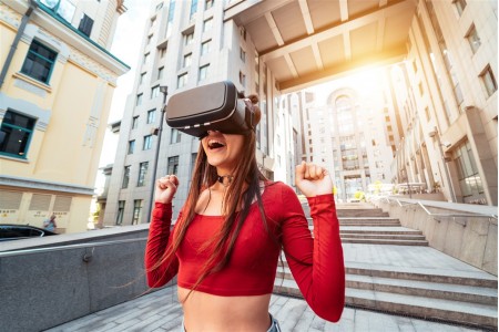 Manhattan’ı Apple Vision Pro ile Yürüyerek ve Tarihe Yolculuk Ederek Keşfetmeye Hazır mısınız?